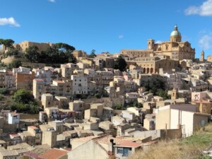vue sur village sicilien